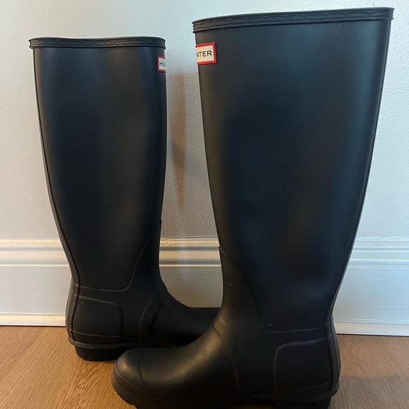 Hunter navy tall boots. In great shape as I have warn once before. - Picture 1 of 5